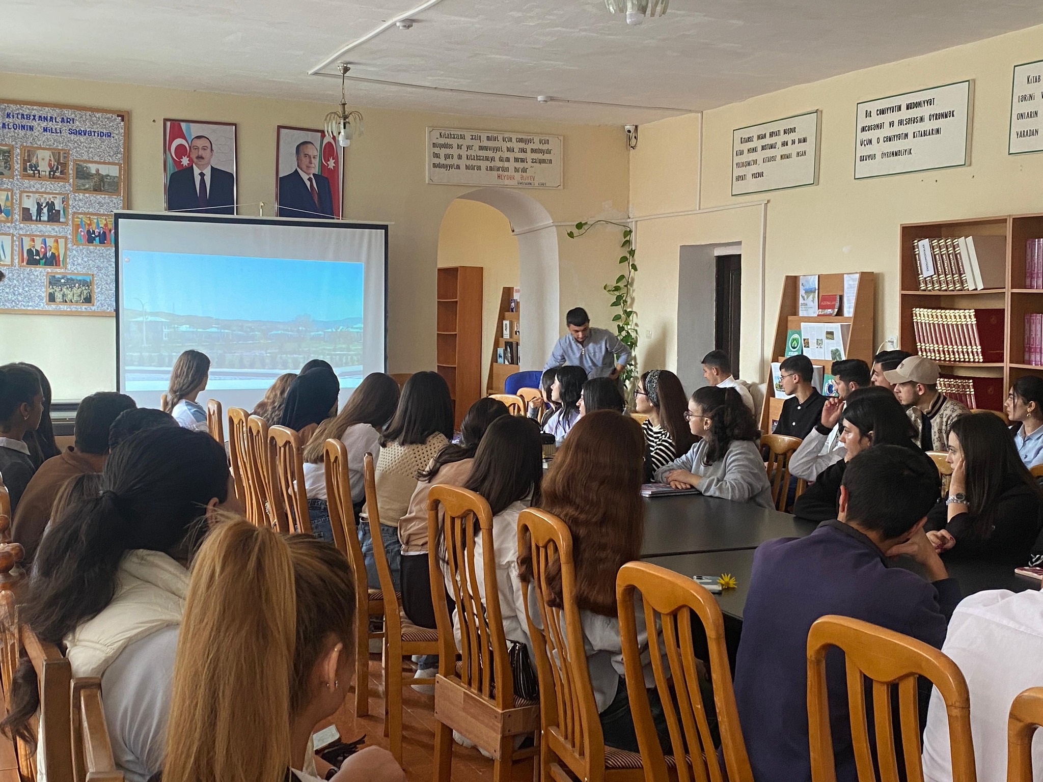 “Yaşıl dünya naminə həmrəylik ili” ilə əlaqədar   “Təmiz Enerji,  Dayanıqlı İnkişaf: Yaşıl İqtisadiyyata Baxış” mövzusunda tədbir