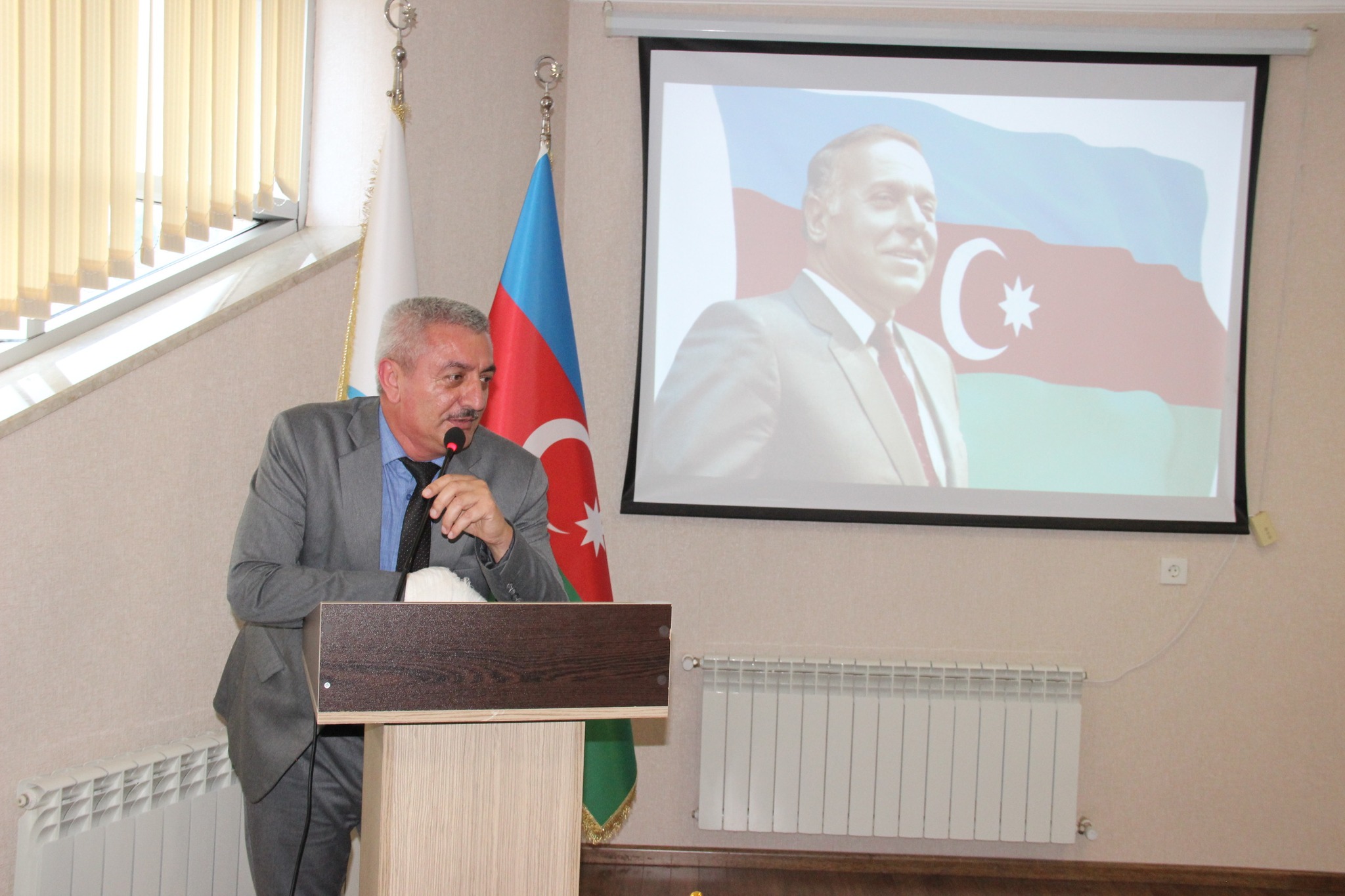 Yeni Azərbaycan Partiyası Astara Rayon Təşkilatı  və Astara Pedaqoji Kollecinin birgə təşkilatçılığı ilə “Konstitusiya və Suverenlik İli” çərçivəsində Heydər Əliyevin anadan olmasının 102-ci ildönümü münasibəti İlə “Heydər Əliyev Müstəqil Azərbaycan Konstitusiyasının Yaradıcısı və Milli Dövlətçiliyimizin Memarı kimi” adlı konfrans
