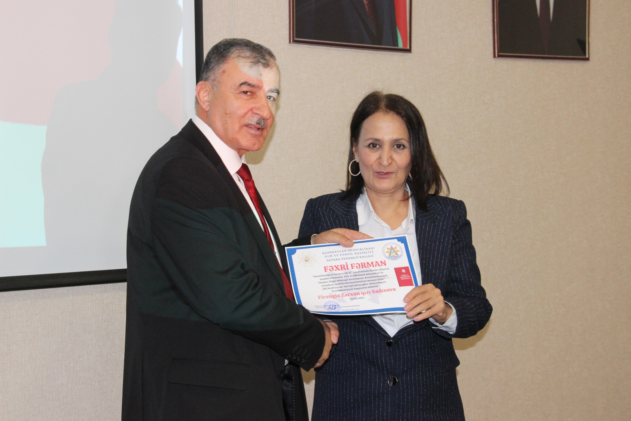 Yeni Azərbaycan Partiyası Astara Rayon Təşkilatı  və Astara Pedaqoji Kollecinin birgə təşkilatçılığı ilə “Konstitusiya və Suverenlik İli” çərçivəsində Heydər Əliyevin anadan olmasının 102-ci ildönümü münasibəti İlə “Heydər Əliyev Müstəqil Azərbaycan Konstitusiyasının Yaradıcısı və Milli Dövlətçiliyimizin Memarı kimi” adlı konfrans