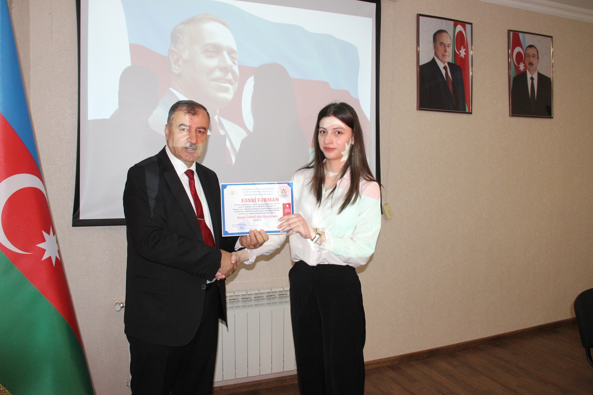 Yeni Azərbaycan Partiyası Astara Rayon Təşkilatı  və Astara Pedaqoji Kollecinin birgə təşkilatçılığı ilə “Konstitusiya və Suverenlik İli” çərçivəsində Heydər Əliyevin anadan olmasının 102-ci ildönümü münasibəti İlə “Heydər Əliyev Müstəqil Azərbaycan Konstitusiyasının Yaradıcısı və Milli Dövlətçiliyimizin Memarı kimi” adlı konfrans