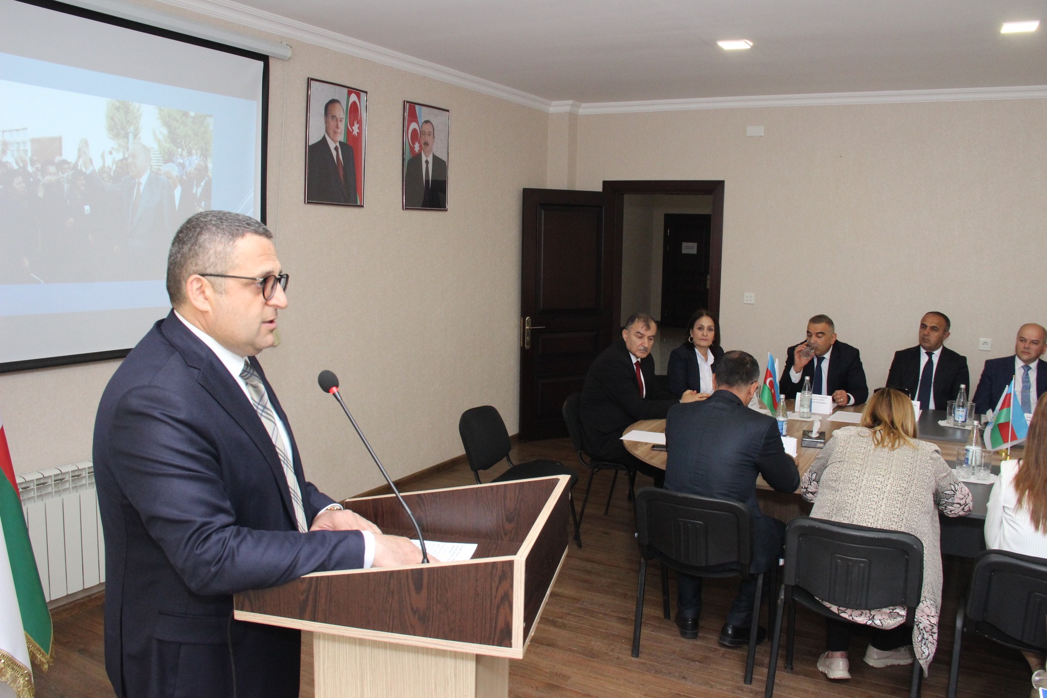 Yeni Azərbaycan Partiyası Astara Rayon Təşkilatı  və Astara Pedaqoji Kollecinin birgə təşkilatçılığı ilə “Konstitusiya və Suverenlik İli” çərçivəsində Heydər Əliyevin anadan olmasının 102-ci ildönümü münasibəti İlə “Heydər Əliyev Müstəqil Azərbaycan Konstitusiyasının Yaradıcısı və Milli Dövlətçiliyimizin Memarı kimi” adlı konfrans