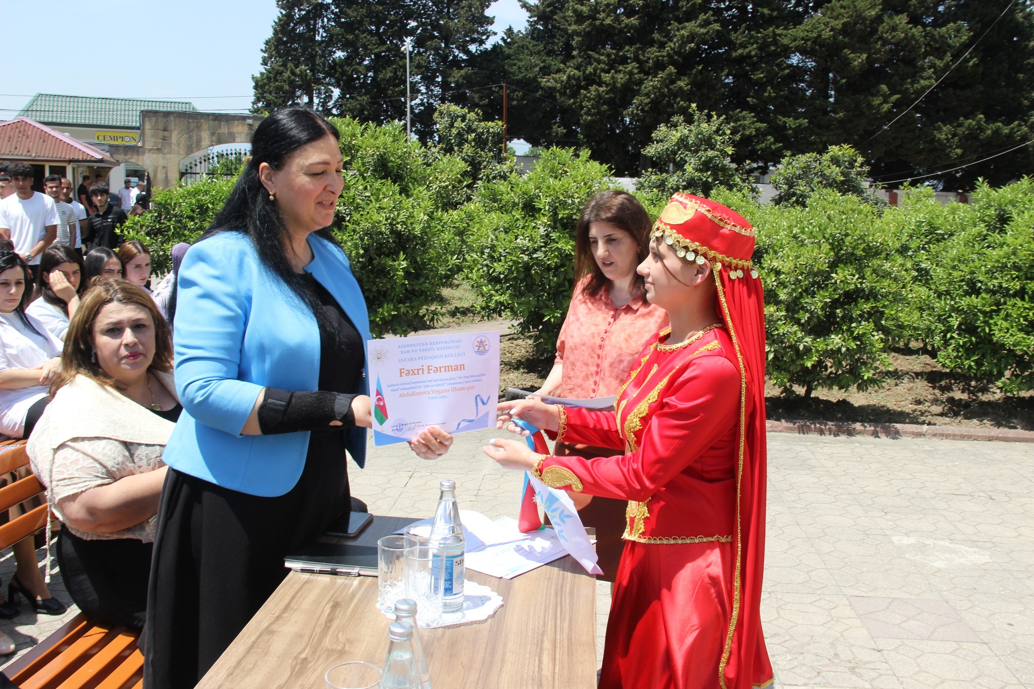 Astara Pedaqoji Kollecində  Yeni Azərbaycan Partiya (YAP) Astara rayon  təşkilatı, Astara Pedaqoji Kolleci  və Lənkəran-Astara Təhsil İdarəsi Astara Təhsil  Sektorunun  təşkilatçılığı ilə 28 May Müstəqillik günü münasibətilə ilə bayram tədbiri