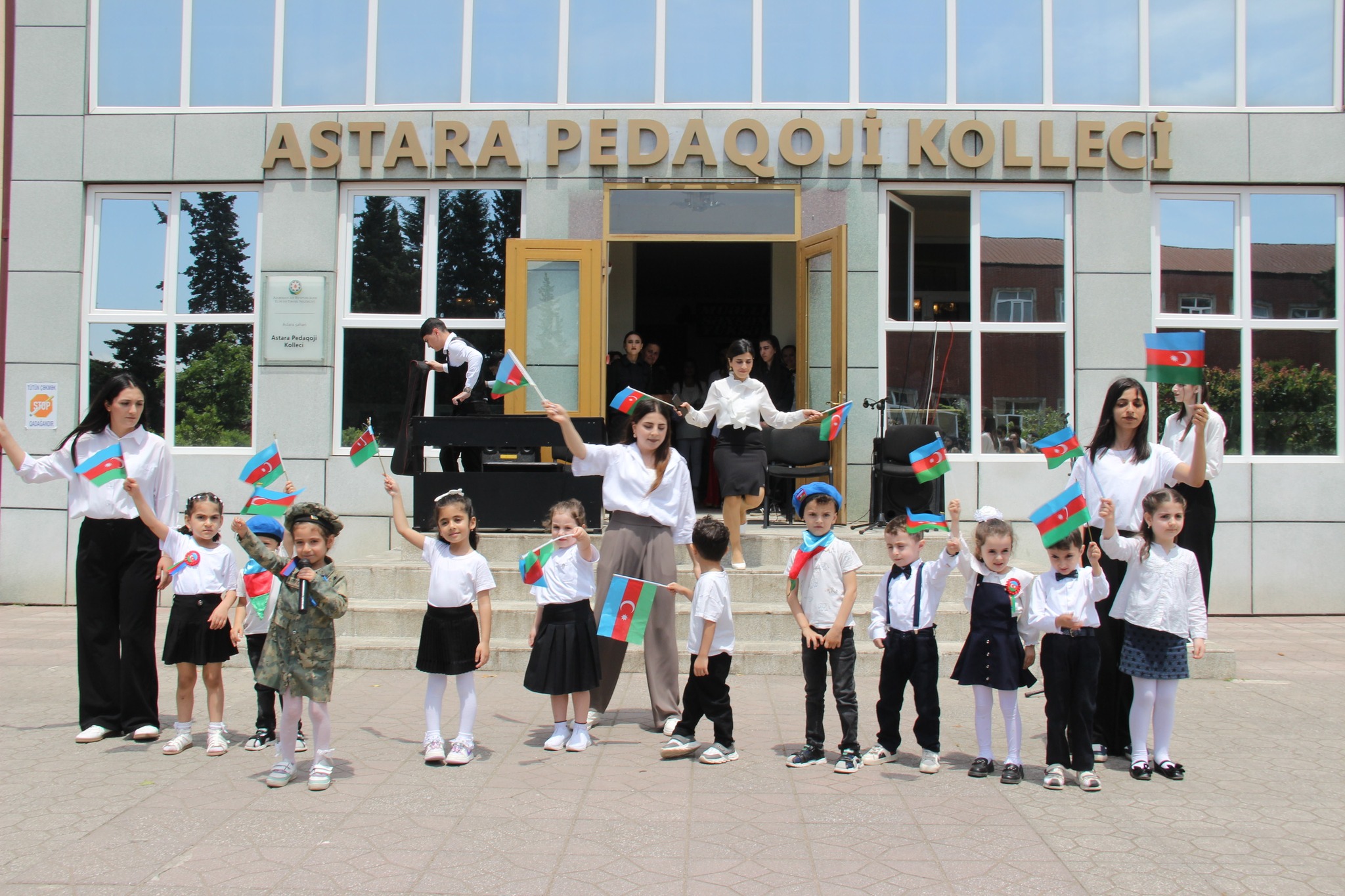 Astara Pedaqoji Kollecində  Yeni Azərbaycan Partiya (YAP) Astara rayon  təşkilatı, Astara Pedaqoji Kolleci  və Lənkəran-Astara Təhsil İdarəsi Astara Təhsil  Sektorunun  təşkilatçılığı ilə 28 May Müstəqillik günü münasibətilə ilə bayram tədbiri