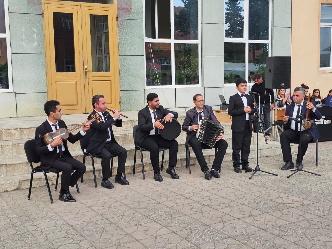 Kollecdə 8 Noyabr —Zəfər Gününə həsr olunmuş “44 günlük müharibənin hər bir günü Qələbə, Zəfər günüdür” adlı  bədii- musiqili tədbir