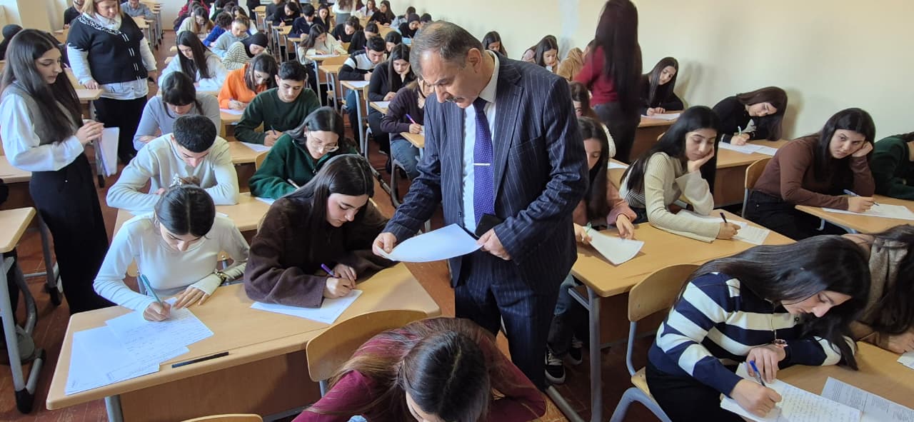 Kollecdə 2025/2026-cı tədris ilinin payız semestrinin imtahan sеssiyаsına start verilib