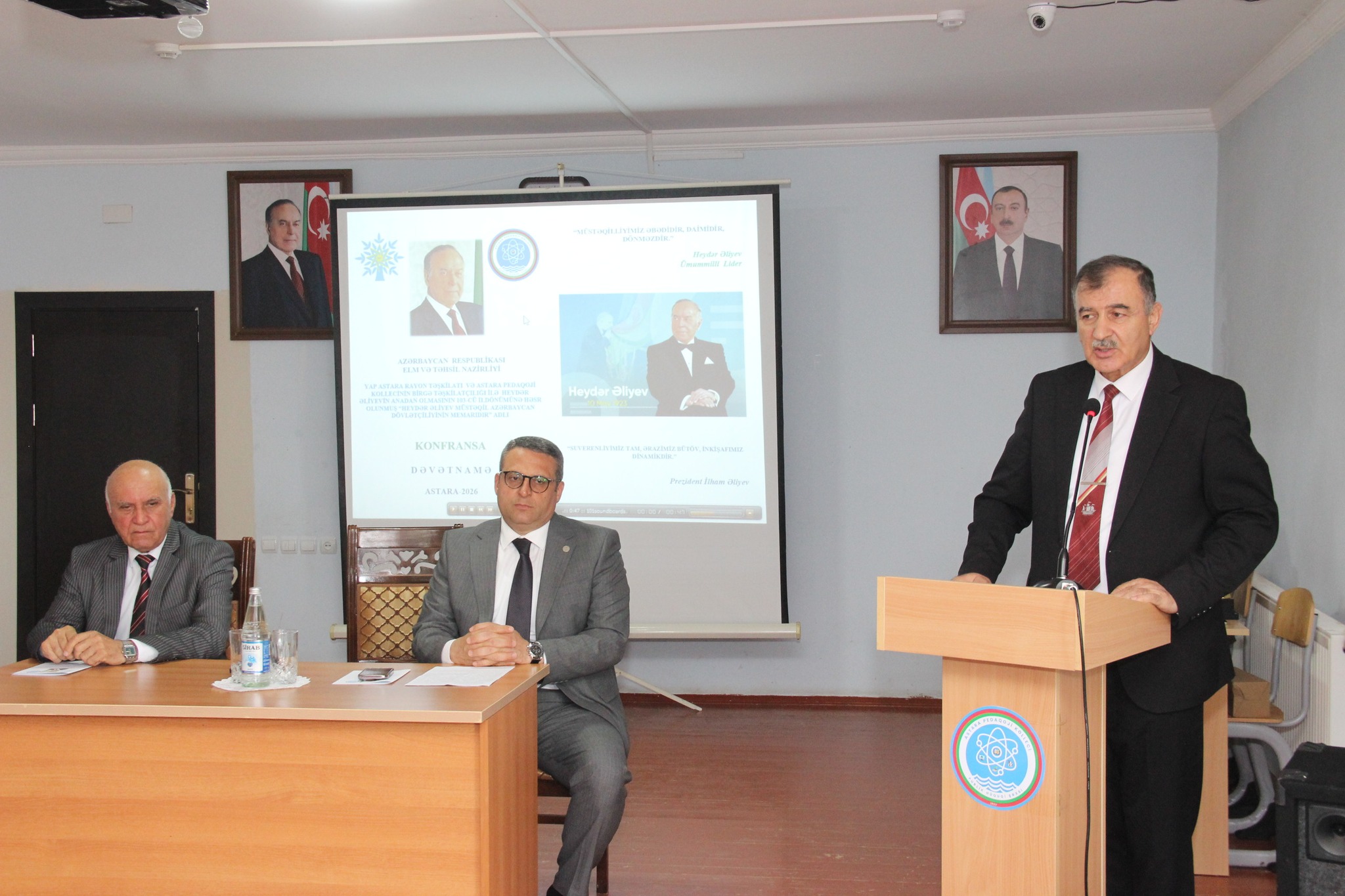 Kollecdə Azərbaycan xalqının Ümummilli Lideri Heydər Əliyevin anadan olmasının 103-cü ildönümünə həsr olunmuş konfrans