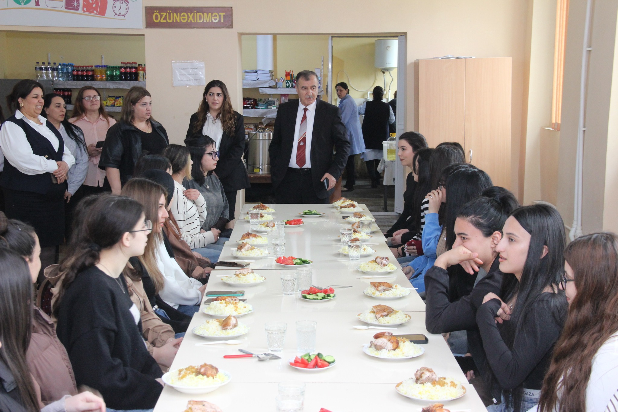 Kollecdə Azərbaycan xalqının Ümummilli Lideri Heydər Əliyevin anadan olmasının 103-cü ildönümünə həsr olunmuş konfrans