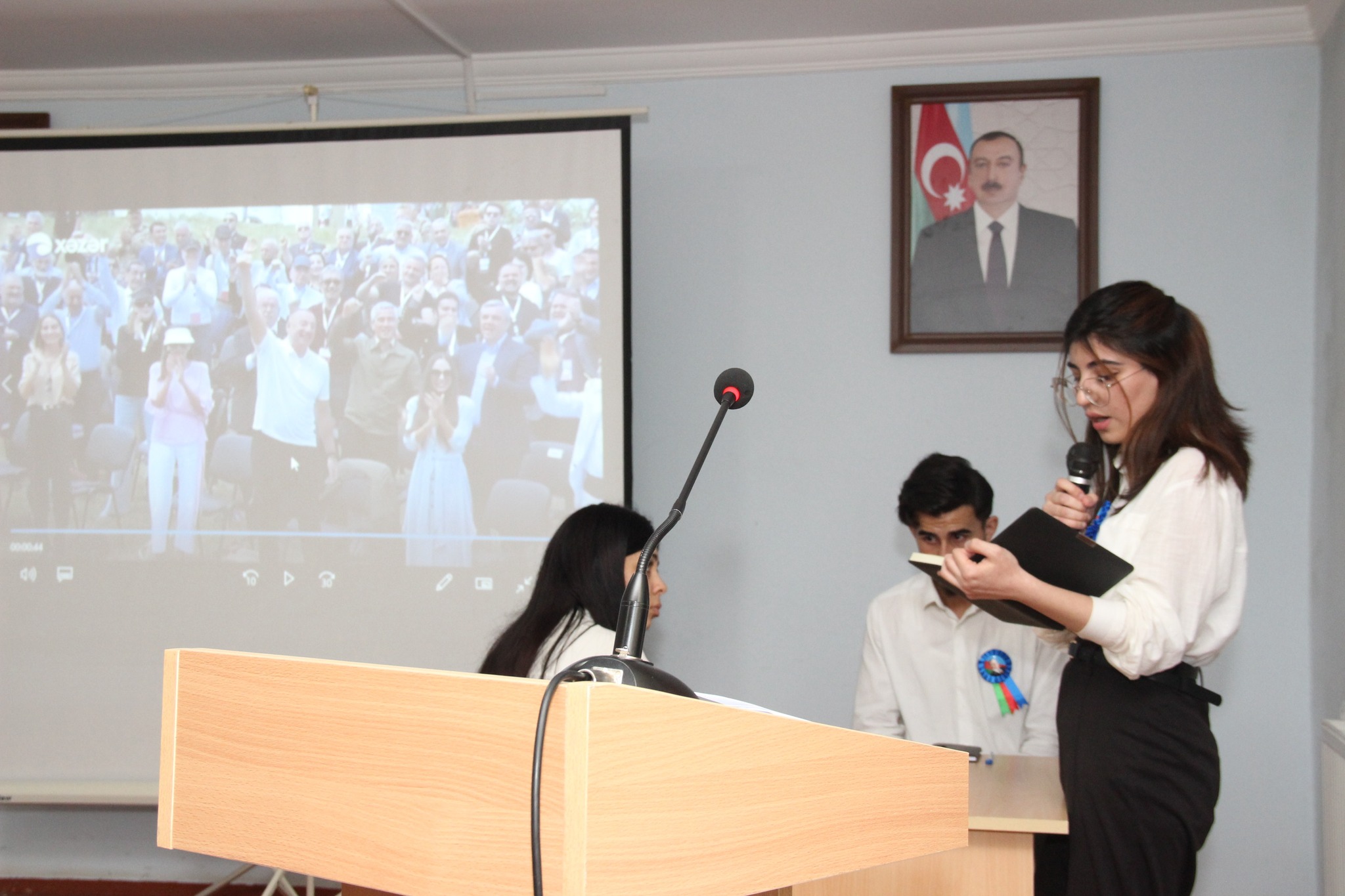 Kollecdə Azərbaycan xalqının Ümummilli Lideri Heydər Əliyevin anadan olmasının 103-cü ildönümünə həsr olunmuş konfrans