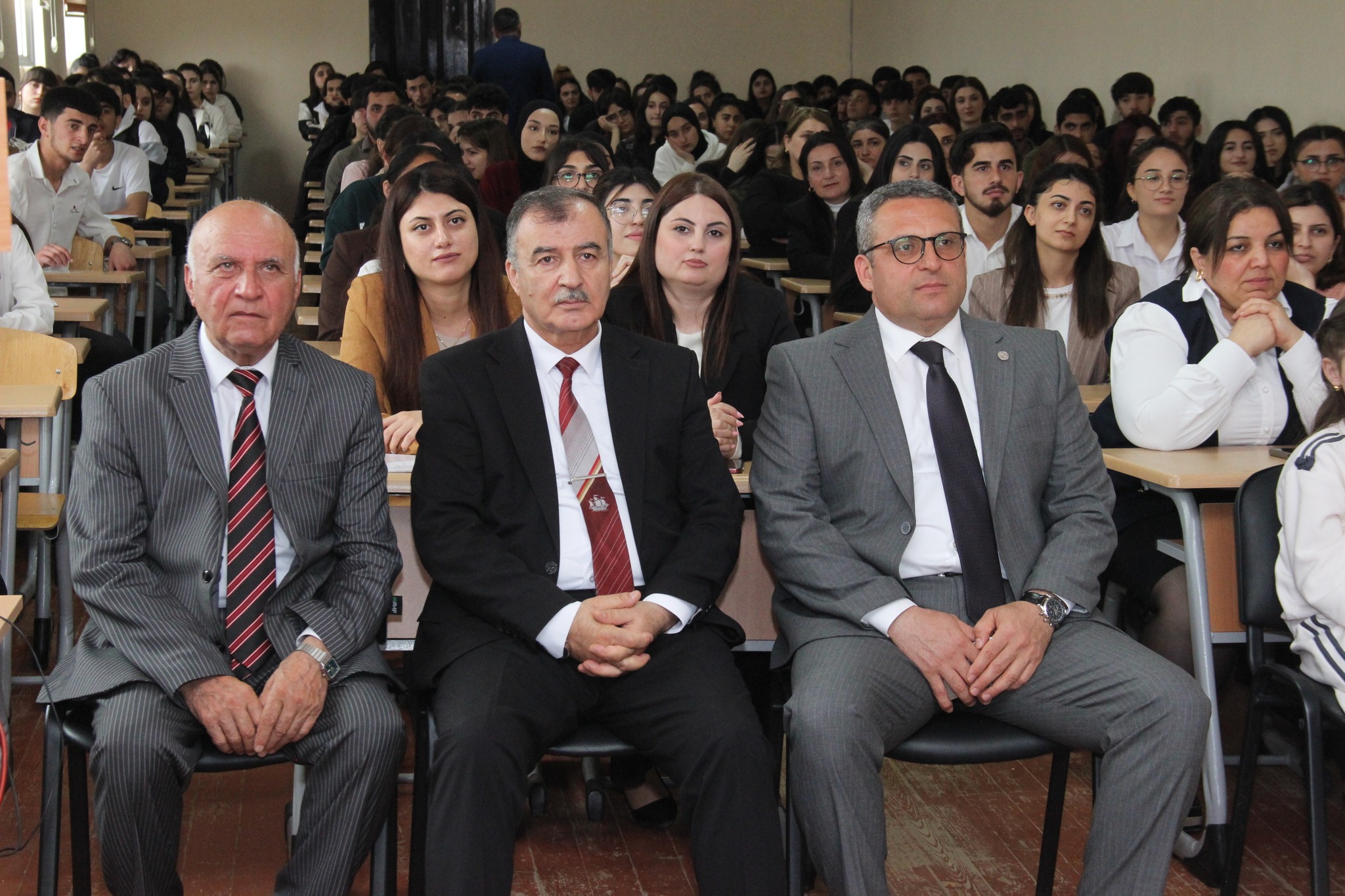Kollecdə Azərbaycan xalqının Ümummilli Lideri Heydər Əliyevin anadan olmasının 103-cü ildönümünə həsr olunmuş konfrans